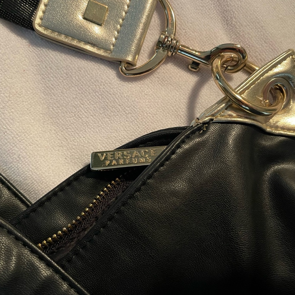 Large Auth Versace Perfums Leather Travel Bag Wide Strap W Dbl Handles Gold Acct - Picture 7 of 14
